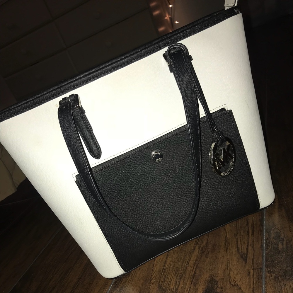 Micheal kors purse